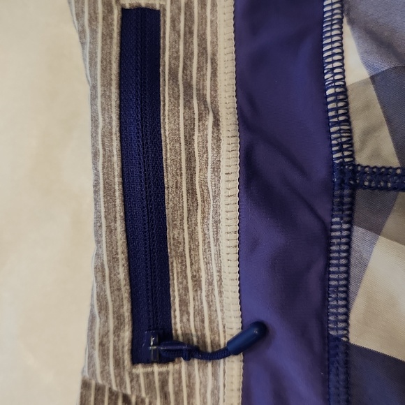 Lululemon Plain Athletic Shorts - Picture 4 of 7